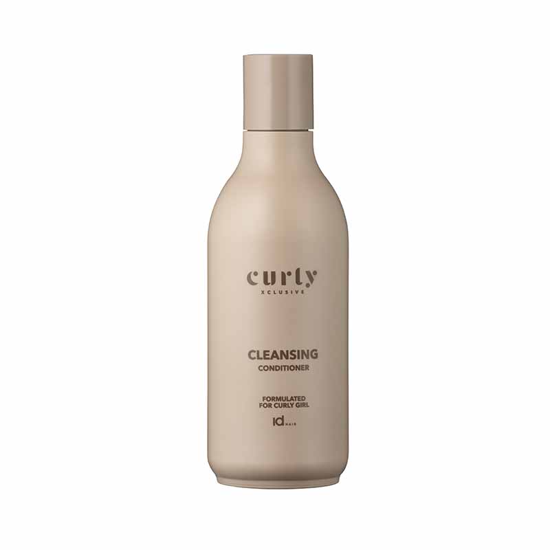 Balsam de curatare pt par cret (poate fi utilizat zilnic) CURLY Xcls Cleansing Conditioner este delicat co-wash curăță cu delicatete părul. Emolient și ușor hrănitor, conține Piroctone Olamine, care echilibrează microflora scalpului tău. Un balsam de curățare - sau co-wash, cum mai este numit - este un component crucial atunci când îți dorești ca buclele tale să fie perfect definite și să strălucească