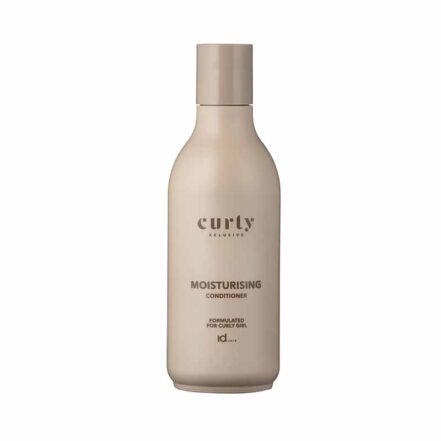 Balsam de hidratare profunda pt par cret cu ulei de nuca de cocos CURLY Xcls Moisture Conditioner 250ml este hidratant și emolient conține ulei de cocos care pătrunde adânc în firul de păr și oferă buclelor hidratarea necesară de lungă durată și senzatie de catifelare a părului. Imbogățit cu Aloe Vera si complex hidratant bazat pe aminoacizi naturali din grâu fără gluten.