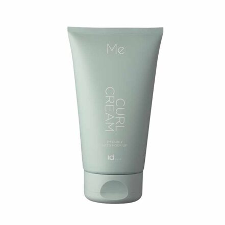 Crema pt definirea buclelor cu fixare medie ME Curl Cream 150ml adauga hidratare si strălucire parului. Conţine antioxidanți care protejeaza culoarea parului și are protectie termica.