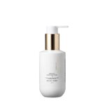 Loțiune de Netezire Anti-Frizz cu Aminoacizi și Pantenol PH 3.5 Obsessed Anti Frizz Smoothing Lotion 150ml imbogățită cu aminoacizi și pantenol, întărește părul din interior și îl protejează împotriva poluării și a căldurii, asigurându-vă că părul rămâne sănătos și ușor de coafat.