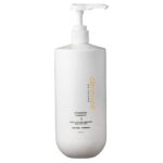 Îți dorești un păr strălucitor și matasos? Descoperă Sampon De Hidratare Cu Aloe Vera si Pantenol Obsessed Hydration Shampoo 1000ml, perfect pentru utilizarea zilnică! Acest produs nu doar că îndepărtează cu blândețe murdăria și impuritățile, dar oferă și o hidratare intensă, lăsând părul moale și aerisit.