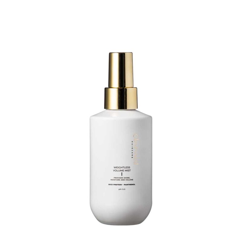 Spray pentru Volum cu Proteine din Orez și Pantenol PH 5.0 Obsessed Weightless Volume Mist 150ml oferă strălucire, hidratare și o fixare flexibilă, conferind părului un volum deosebit fără a-l îngreuna. Protecția termică până la 230°C asigură că părul rămâne protejat în timpul coafării, iar vitamina B5 și glicerina ajută la întărirea părului.